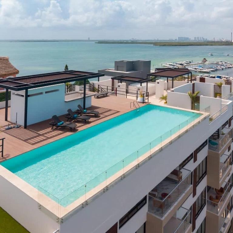 Beautiful Loft with Unique Rooftop & Location! - Apartamento - 4