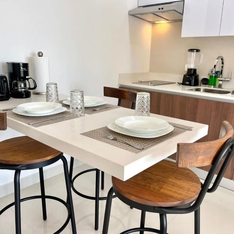 Beautiful Loft with Unique Rooftop & Location! - Apartamento - 17
