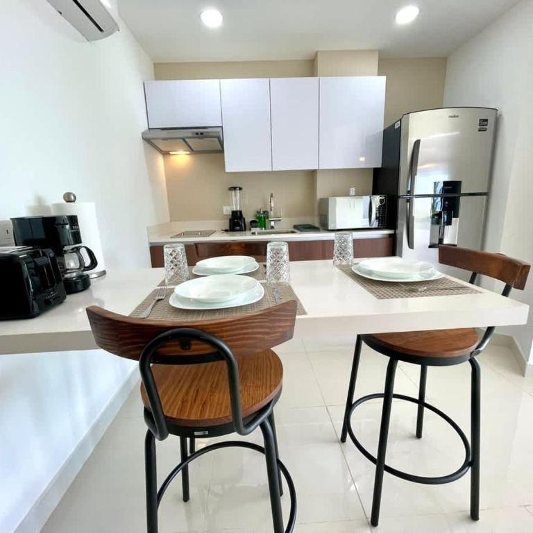 Beautiful Loft with Unique Rooftop & Location! - Apartamento - 18
