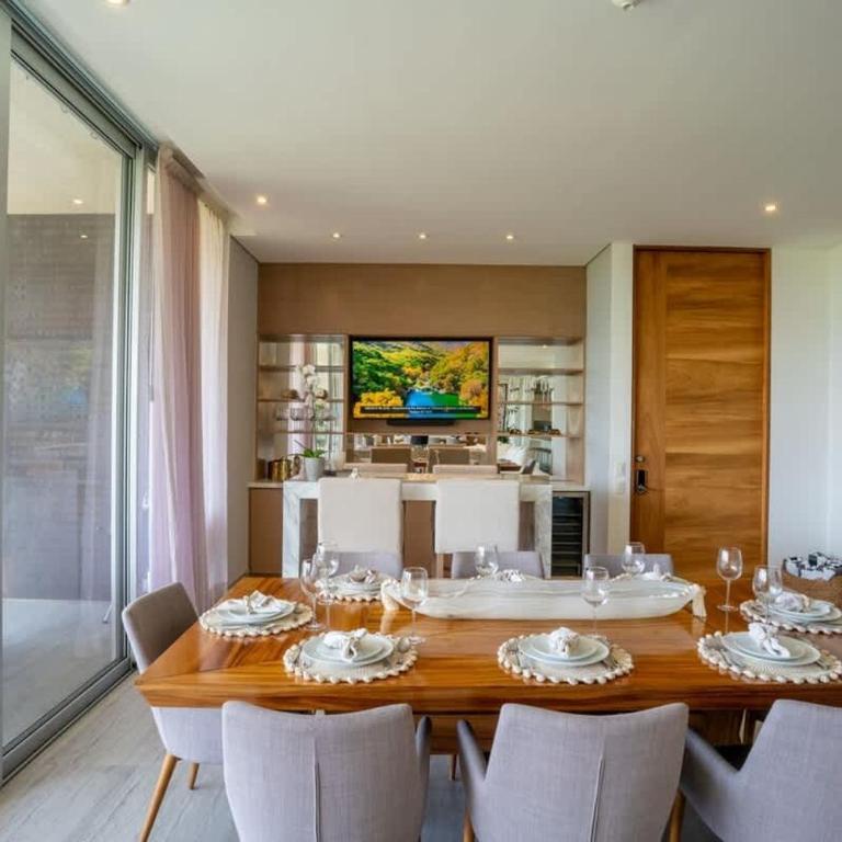 3BR Luxury Condo w/ Private Rooftop Pool & Gym - Apartment - 15