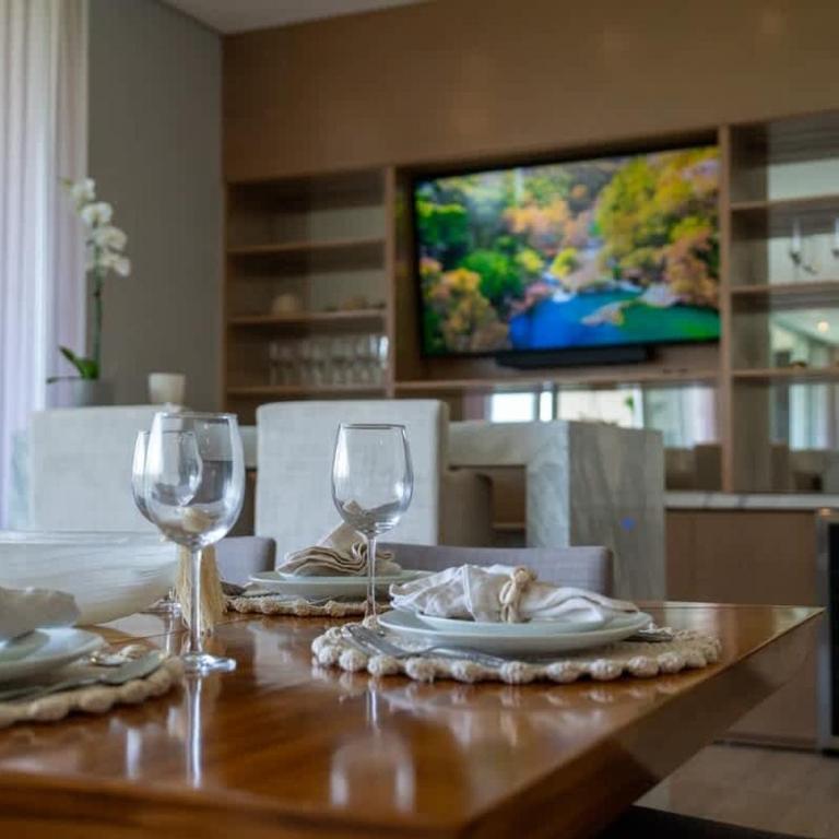 3BR Luxury Condo w/ Private Rooftop Pool & Gym - Apartment - 16