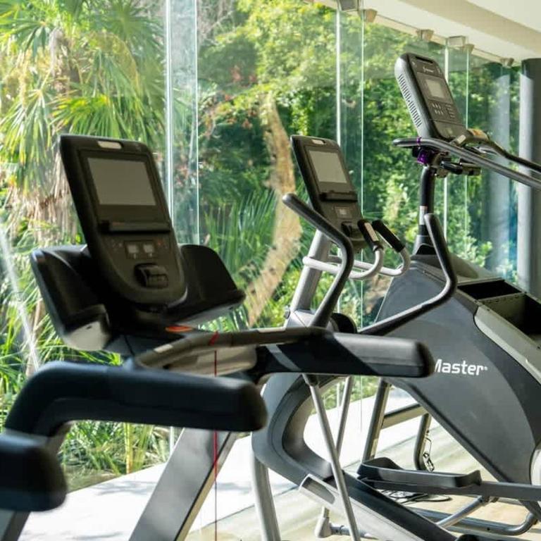 3BR Luxury Condo w/ Private Rooftop Pool & Gym - Apartment - 73