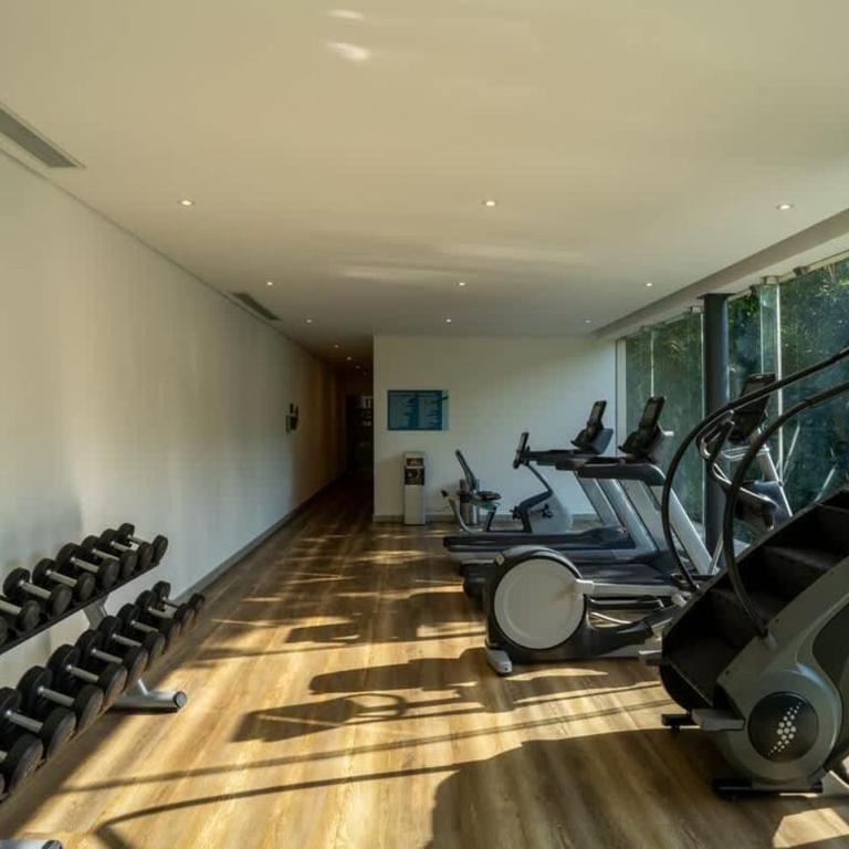 3BR Luxury Condo w/ Private Rooftop Pool & Gym - Apartment - 75