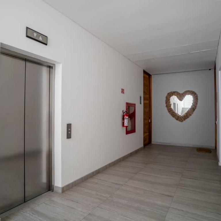 3BR Luxury Condo w/ Private Rooftop Pool & Gym - Apartment - 84