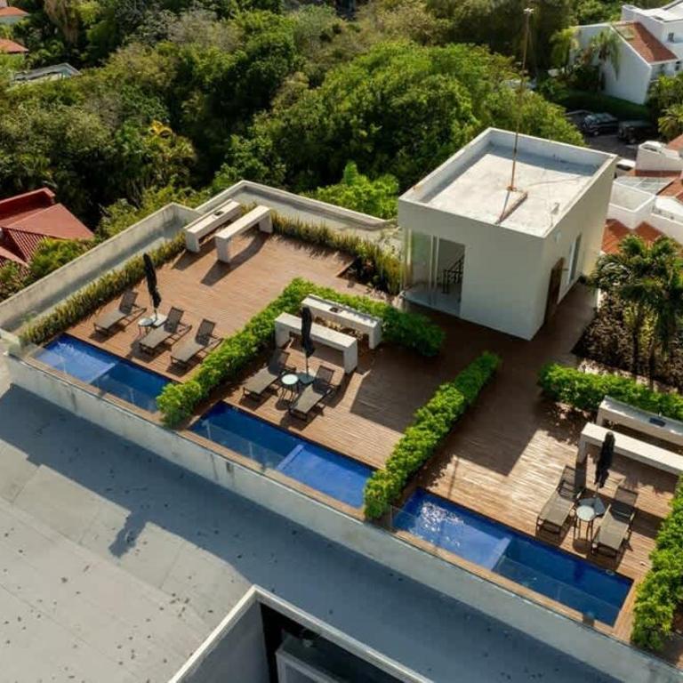 3BR Luxury Condo w/ Private Rooftop Pool & Gym - Apartment - 94