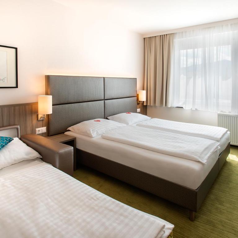 Hotel City - Dreibettzimmer - 2