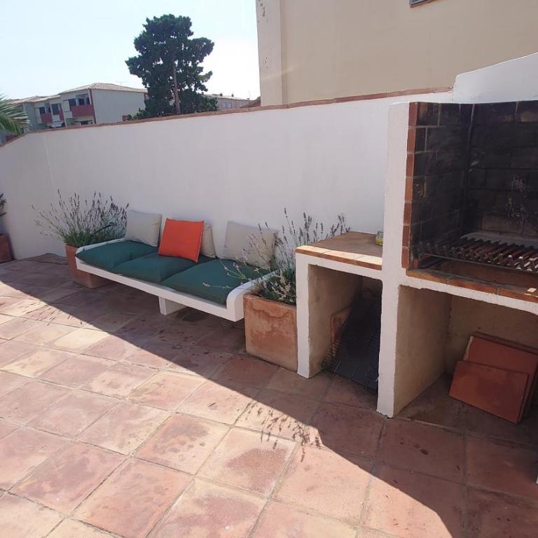 Villa Empuriabrava on main canal with 13 m private mooring, private pool, air con in all rooms, non-smoking - Villa de 3 dormitorios - 8