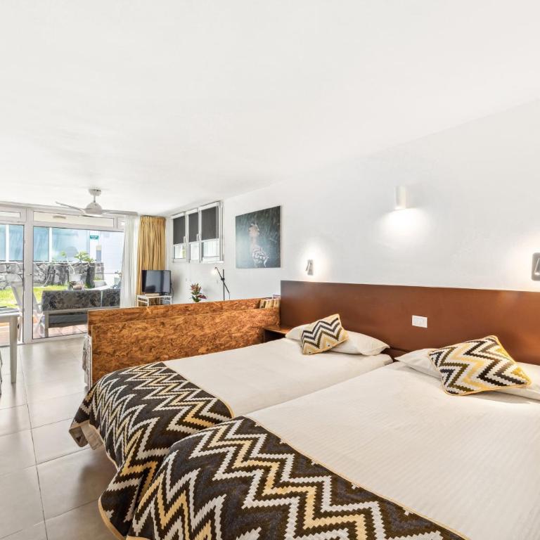 Apartamentos El Capricho - Apartamento de 1 dormitorio con vistas al jardín - 5