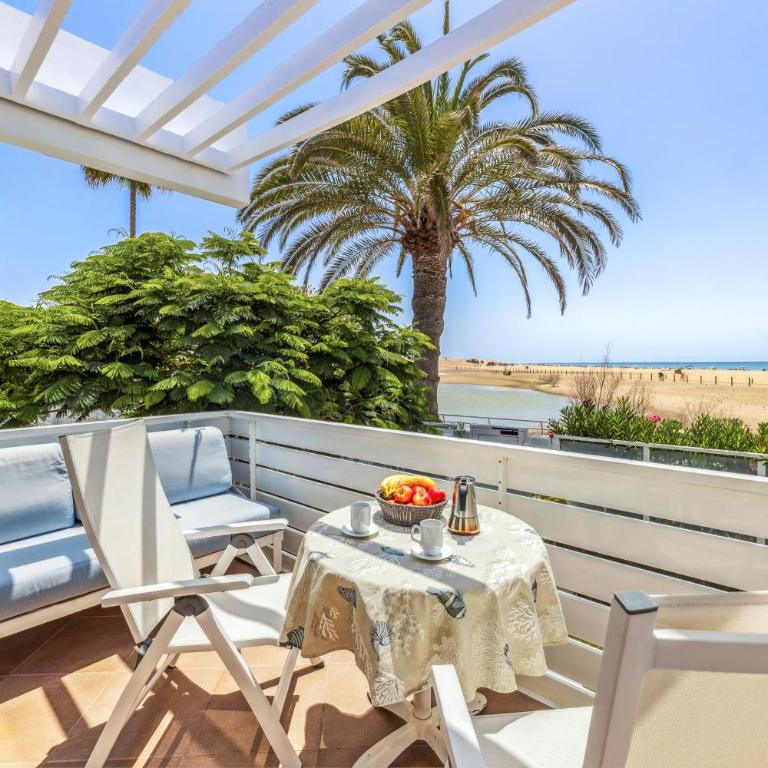 Apartamentos El Capricho - Apartamento de 1 dormitorio con balcón y vistas al mar - 5