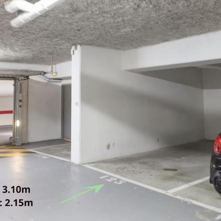 Spacieux appartement - Parking - Piscine - BV - Appartement 2 Chambres - 43