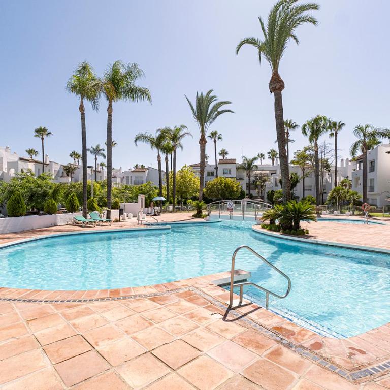 Stylish 2 Bedroom Penthouse With Pool by the Beach - Apartamento Deluxe de 2 dormitorios con vistas al jardín - 37