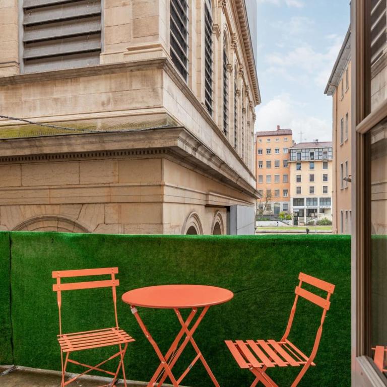 Évasion urbaine loft avec spa et balcon côté Opéra - Appartement - 9