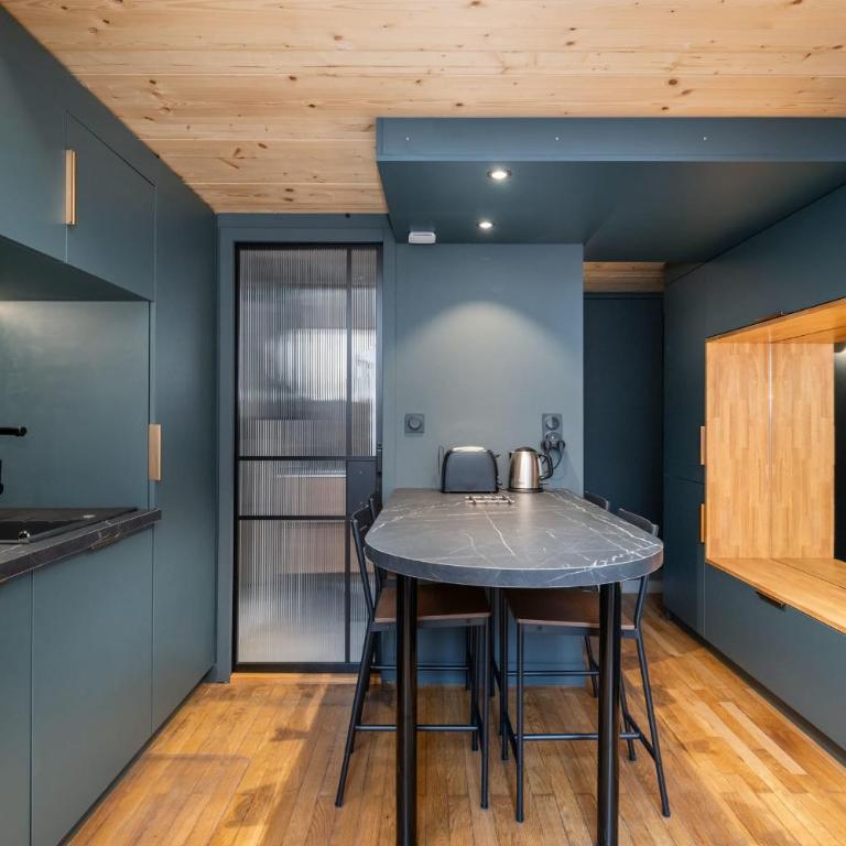 Évasion urbaine loft avec spa et balcon côté Opéra - Appartement - 10