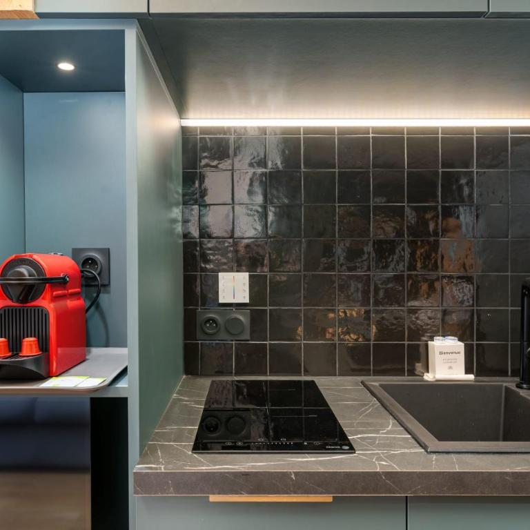 Évasion urbaine loft avec spa et balcon côté Opéra - Appartement - 13