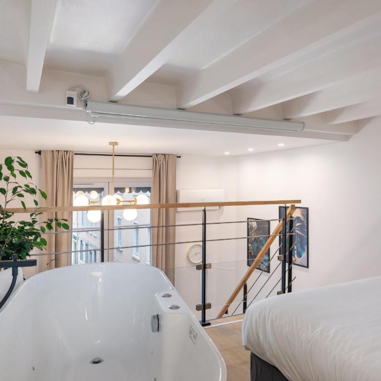 Évasion urbaine loft avec spa et balcon côté Opéra - Appartement - 16