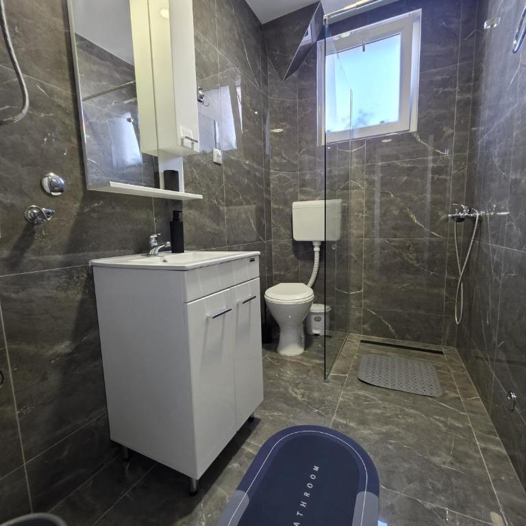Studio IV - One-Bedroom Apartment - 7