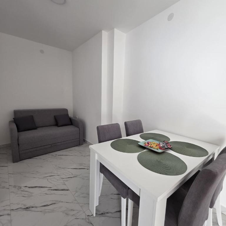 Studio IV - One-Bedroom Apartment - 6