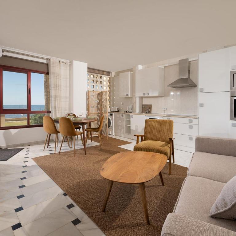 Beachfront Bliss in Mijas Costa 2-Bedroom Apartment in Lubina del Sol - Apartamento - 4