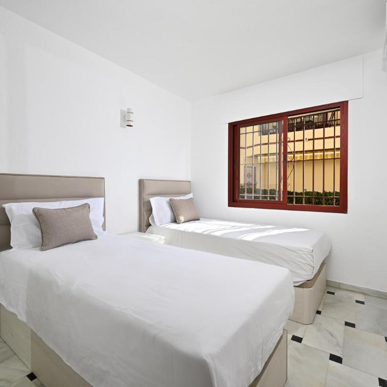 Beachfront Bliss in Mijas Costa 2-Bedroom Apartment in Lubina del Sol - Apartamento - 8
