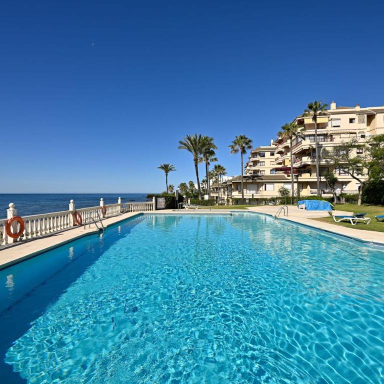 Beachfront Bliss in Mijas Costa 2-Bedroom Apartment in Lubina del Sol - Apartamento - 22