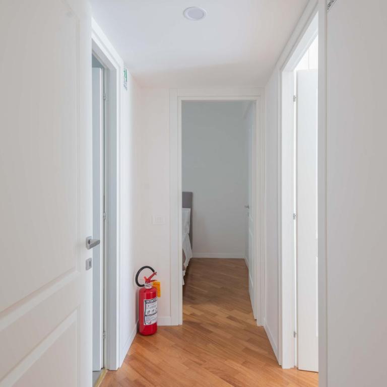 SuityRHome San Giovanni 11 - Appartamento con 2 Camere da Letto - 30