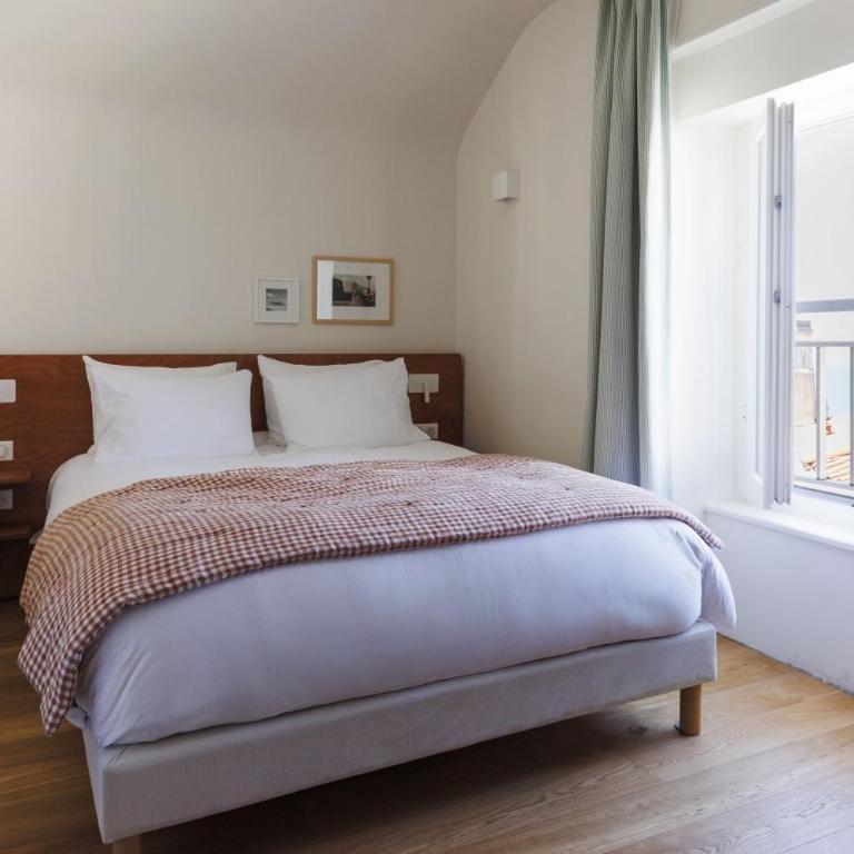 Alfred Hotels Les Halles - Chambre Double Deluxe - Vue sur Mer - 6