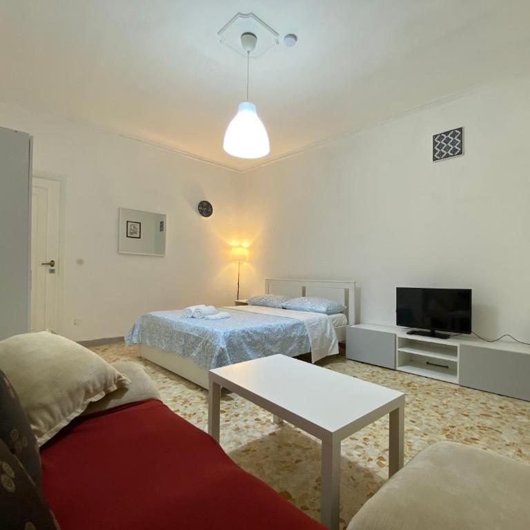 Tiburtina2000 - Standard Double Room with Shared Bathroom - 7