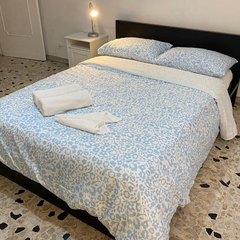 Tiburtina2000 - Standard Double Room with Shared Bathroom - 1