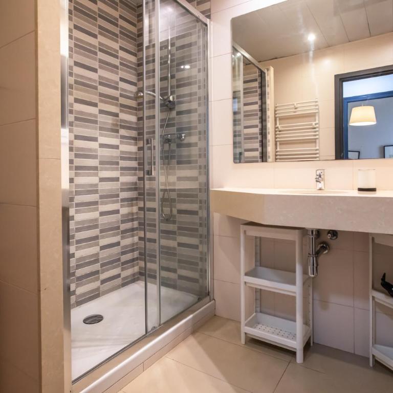 53IND1121 - Apartment near Sagrada Familia - Two-Bedroom Apartment - 23