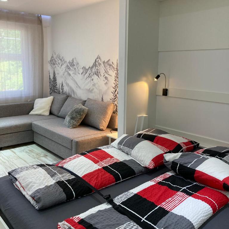Renovated Studio | Dream Views • Balcony • Free Parking - Apartamento de 1 dormitorio - 7