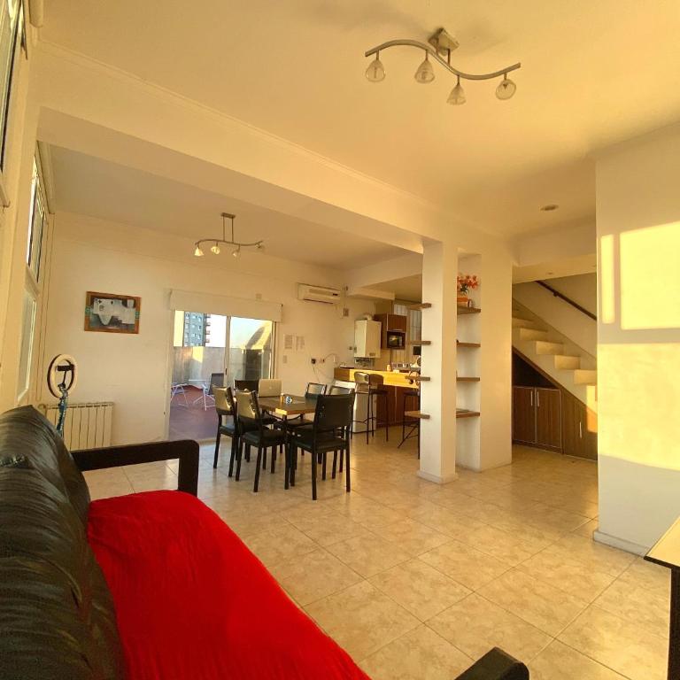 Departamento en doble planta con patio y parrilla! - Apartamento de 1 dormitorio - 27