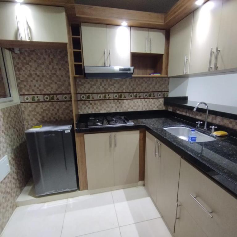 Apartamento amoblado y piscina fuera del alojamiento - Apartamento de 2 dormitorios - 5