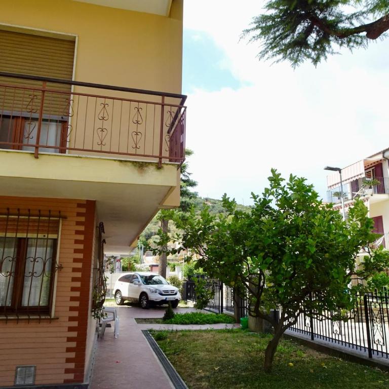Residential area near the sea and the mountains - Appartamento con 3 Camere da Letto - 32