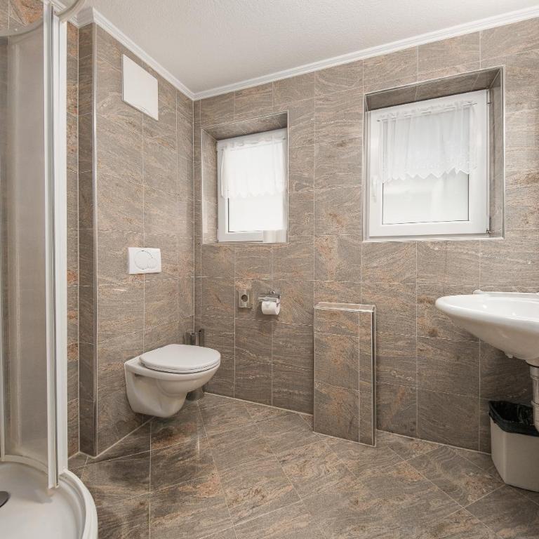 Alpenhotel Tirolerhof Gerlos - Apartment mit 2 Schlafzimmern und Bergblick - Nebengebäude - 3