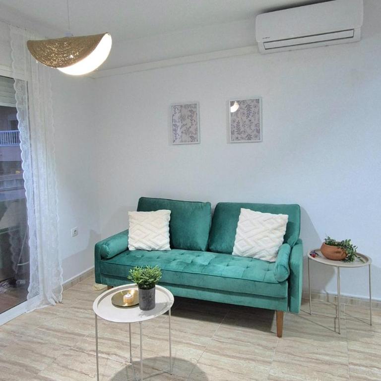 Cozy apartment with private parking near center and beach - Apartamento de 2 dormitorios con balcón - 10