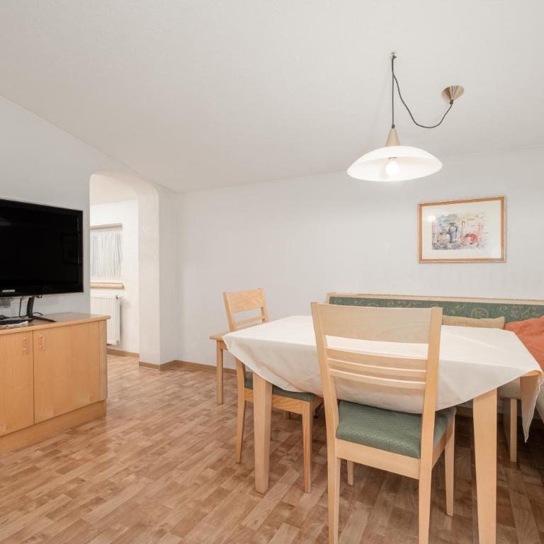Alpenhotel Tirolerhof Gerlos - Apartment mit 2 Schlafzimmern und Bergblick - Nebengebäude - 9