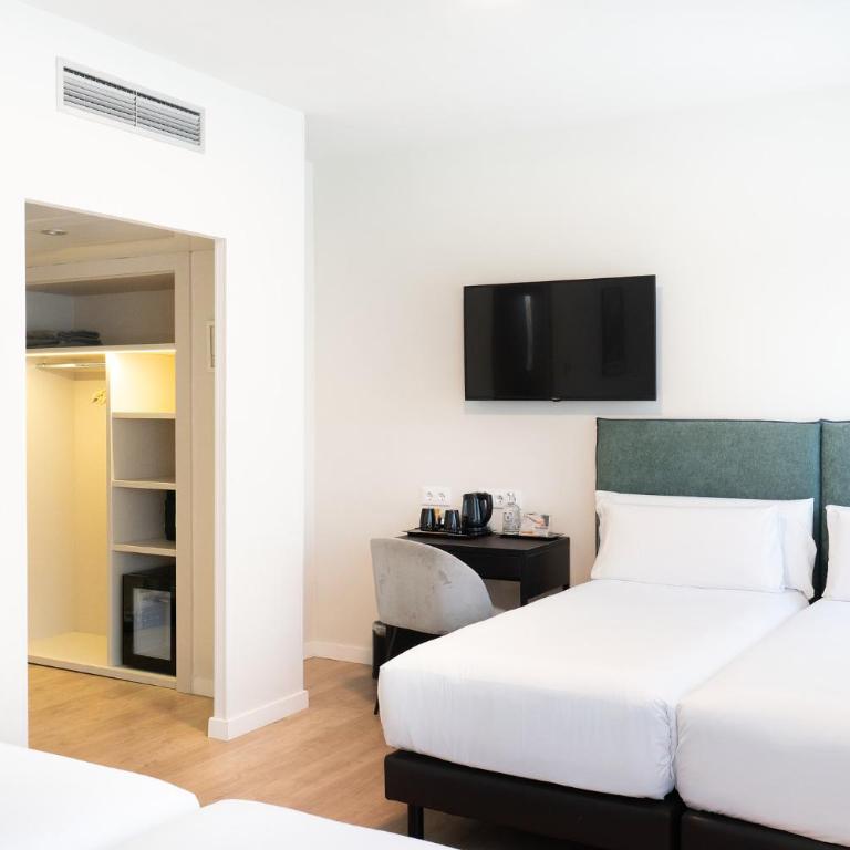Tres Torres Atiram Hotel - Quadruple Room - 4