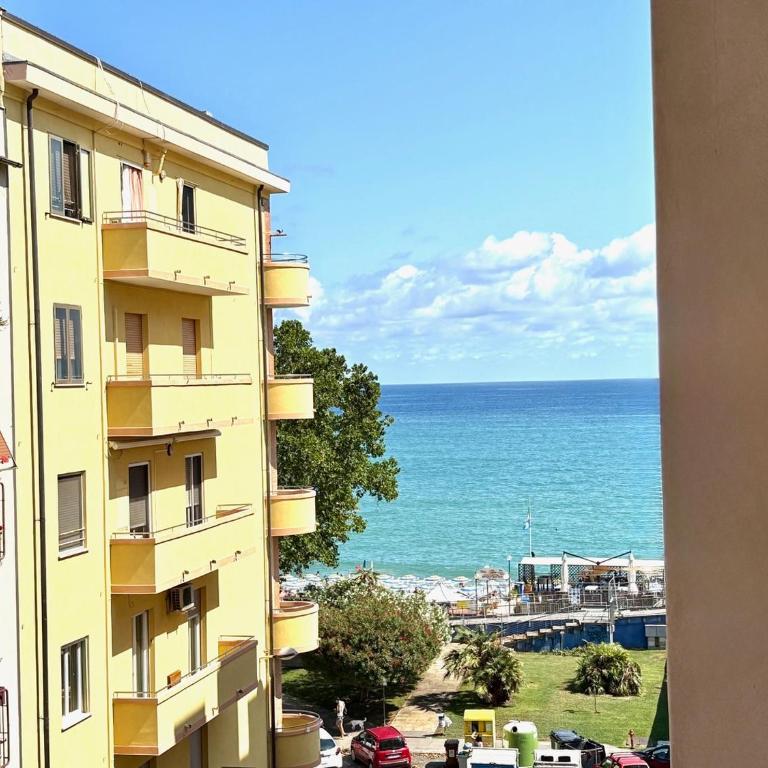 Il Rifugio del Mare by Holiday World - Appartamento con 2 Camere da Letto - 18