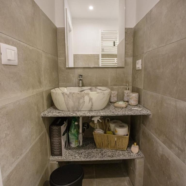Caffaro Home - Appartamento con 2 Camere da Letto - 52