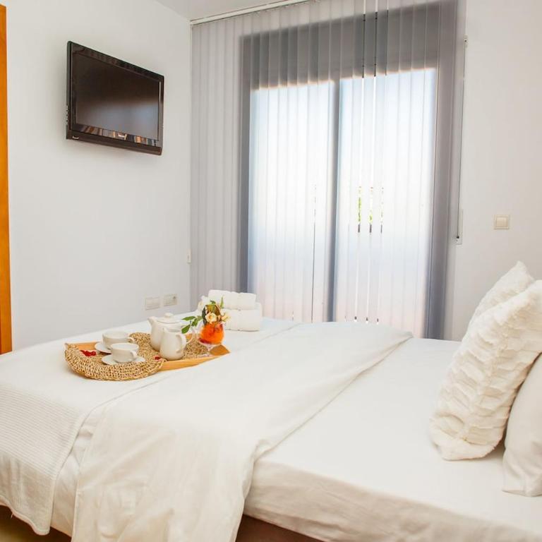 Apartamento con piscina a pasos del mar - Three-Bedroom Apartment - 3