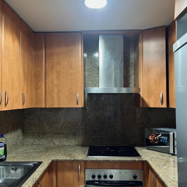 Apartamento con piscina a pasos del mar - Three-Bedroom Apartment - 16