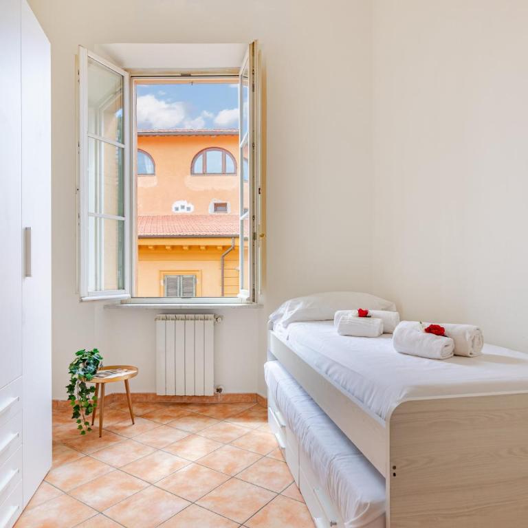 cvr 9- Luminoso 3 Camere Borgo Stretto Vista in Centro - Appartamento con 3 Camere da Letto - 3