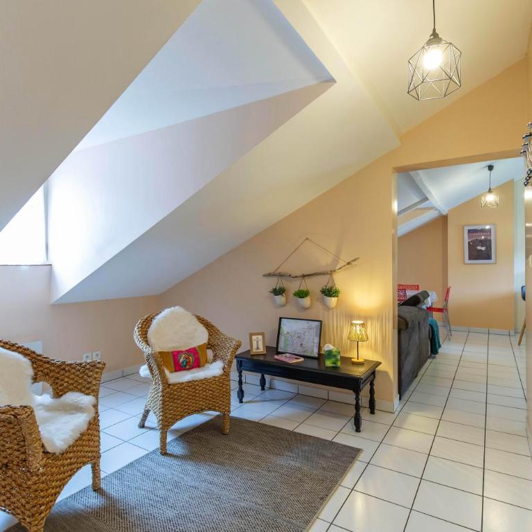 LE PETIT BEOUT Appartement 2 chambres au calme Lourdes centre - Appartement 2 Chambres - 17
