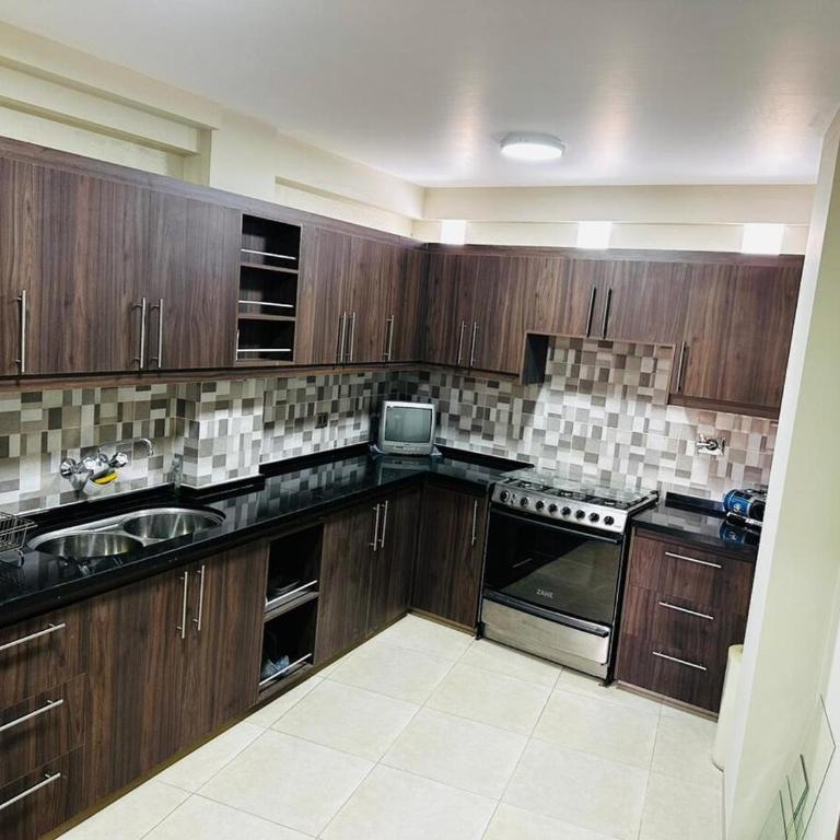 Centrally located and comfortable apartment - Three-Bedroom Apartment - 4