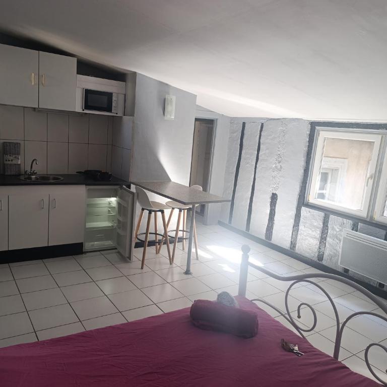 Good Knight Inn - Appartamento con 1 Camera da Letto - 1
