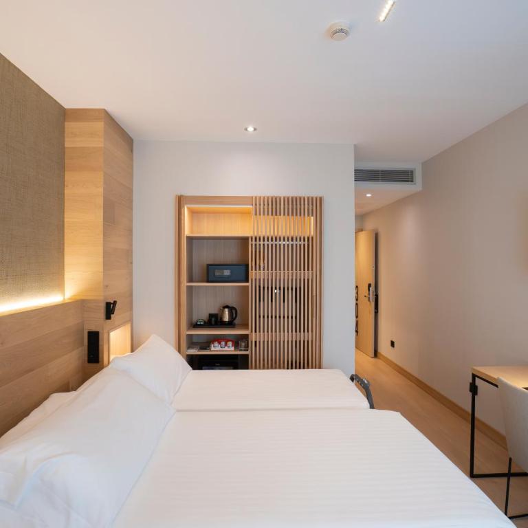 Hotel Zenit Bilbao - Double Room with Extra Bed - 4
