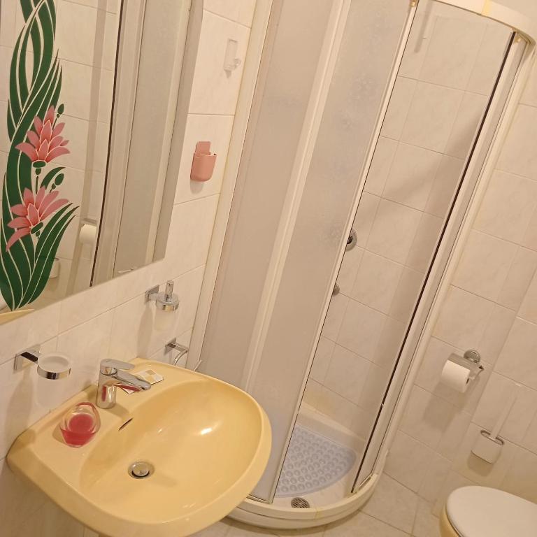 Hotel Riviera Sanremo - Camera Familiare Deluxe - Dependance - 5