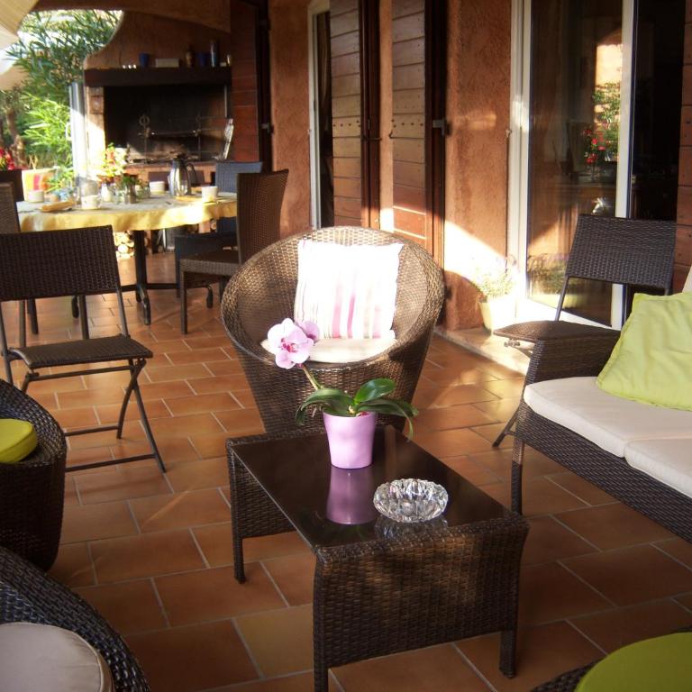 Bastide Rose de Mai - Chambre Double avec Terrasse - 11