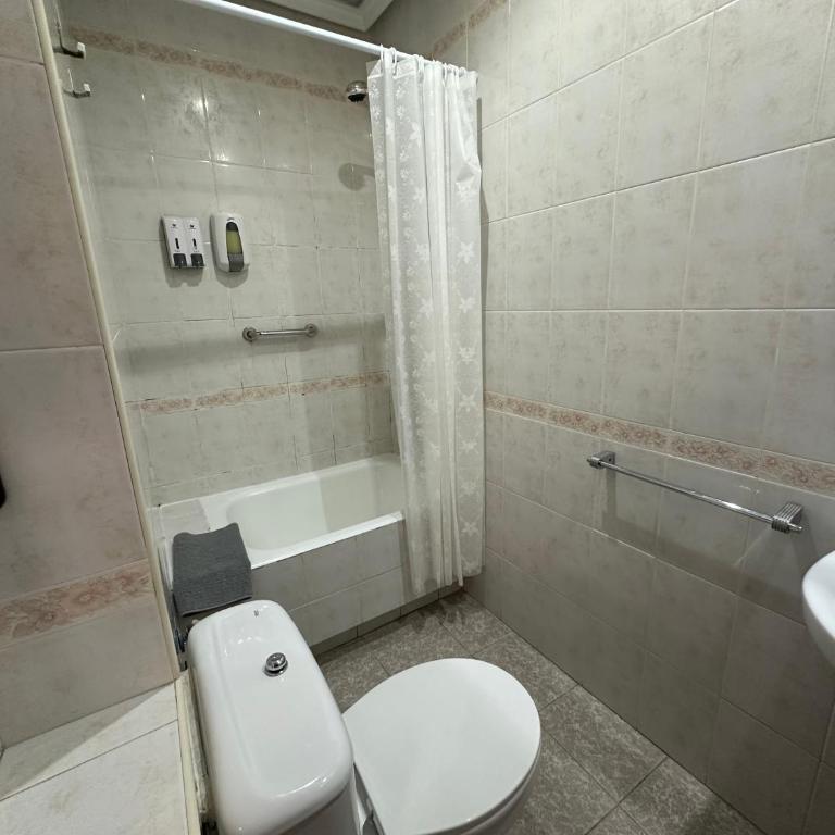 Hostal Arrate - Camera Matrimoniale con Bagno Privato - 16