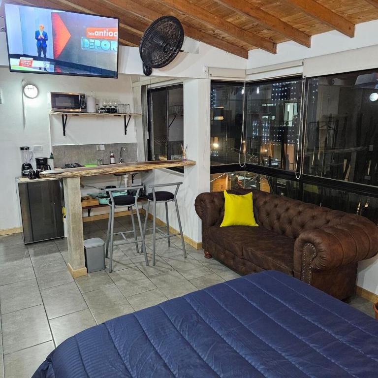 Cozy, Convenient and Affordable Loft In Laureles - One-Bedroom Apartment - 10
